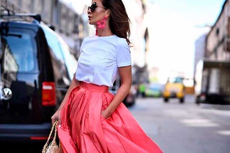 Living coral: 10 looks com a cor de 2019 segundo a Pantone
