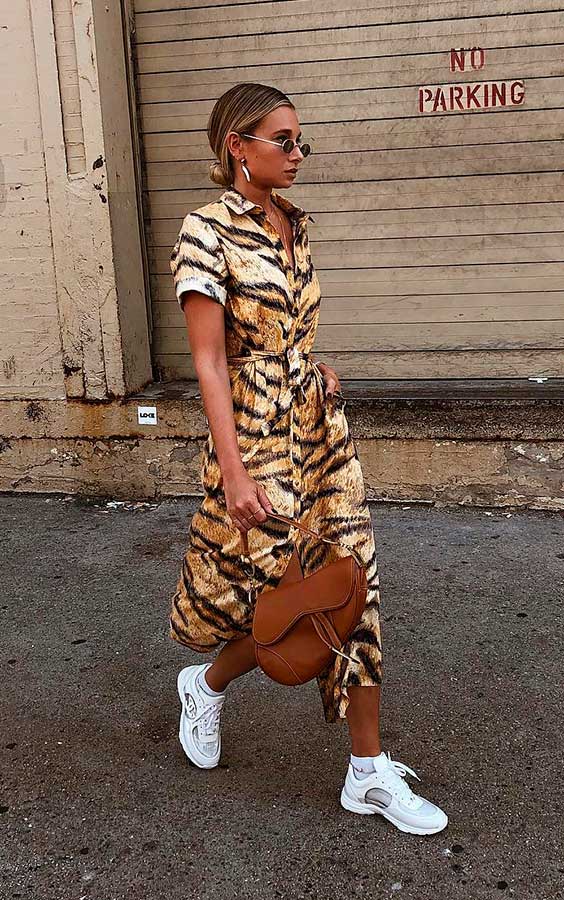 vestido com estampa de tigre