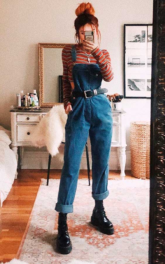 Cropped listrado e jardineira jeans