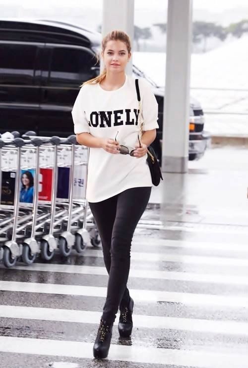 moletom branco e calça skinny