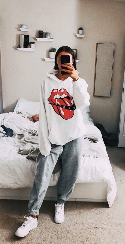 peças confortáveis, moletom oversized e calça cinza