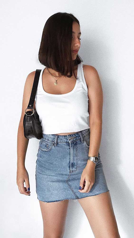 looks fresquinhos, regata branca, saia jeans e bola baguete