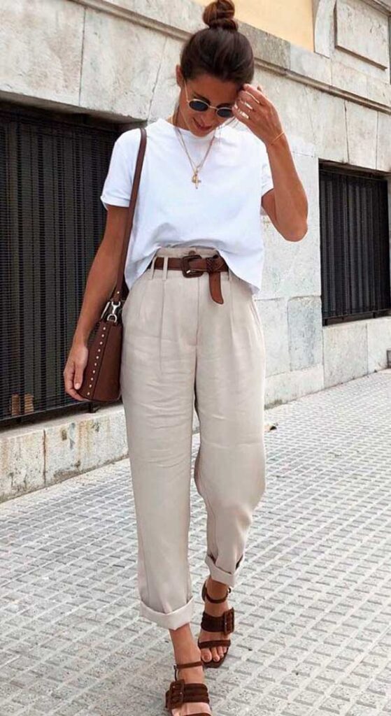 blusa branca, calça de alfaiataria e rasteirinha