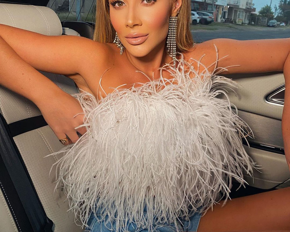 Plumas: tendência que vai tirar seu look da mesmice