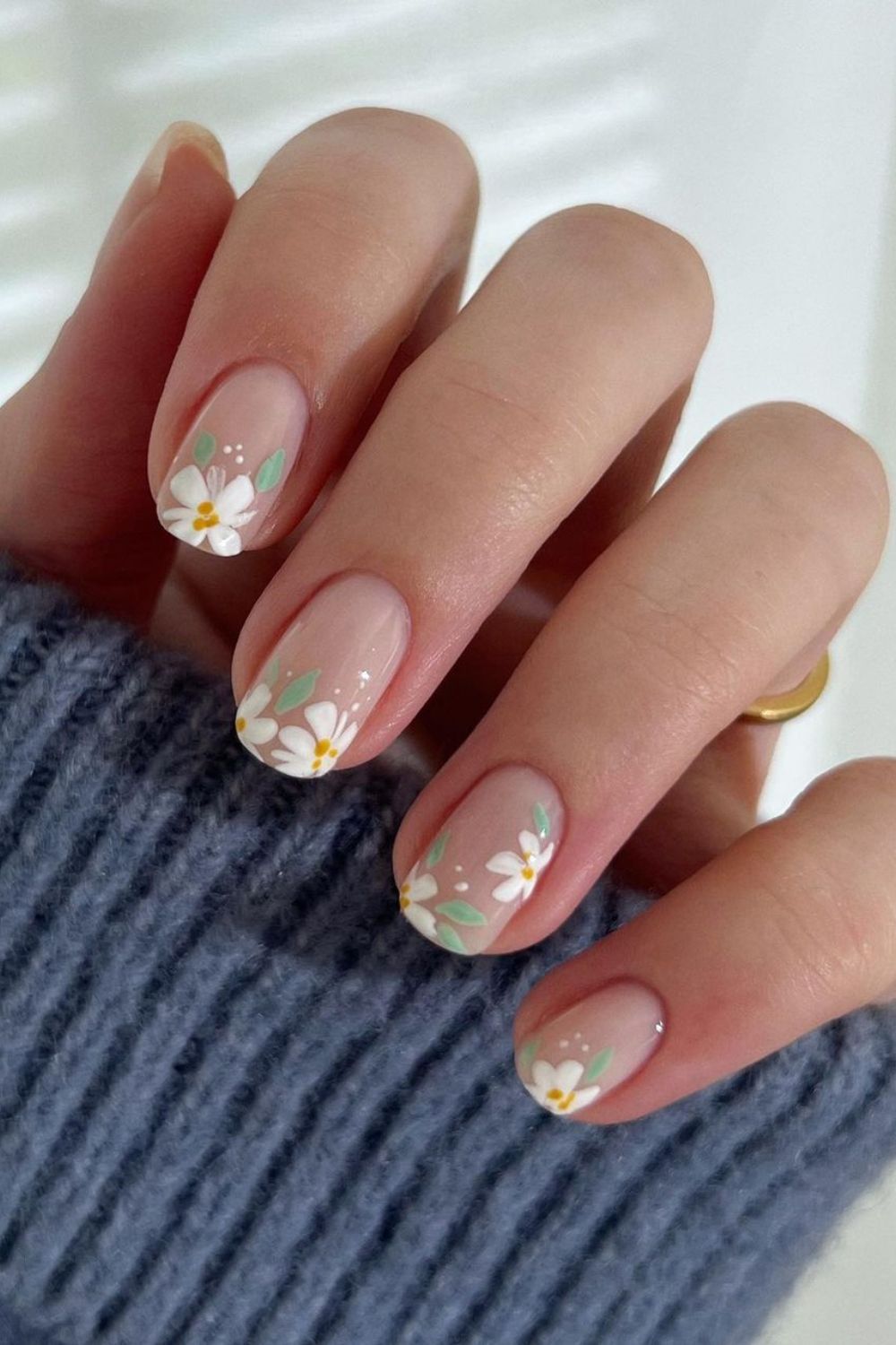 Unhas decoradas com flores