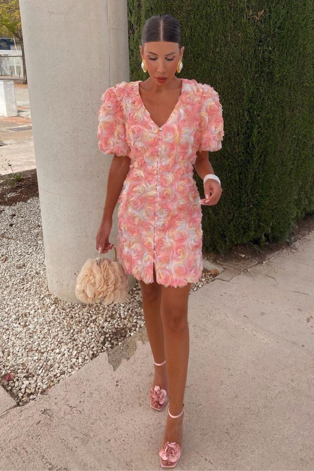 Vestido curto rosa com estampa 3d sandália com rosas