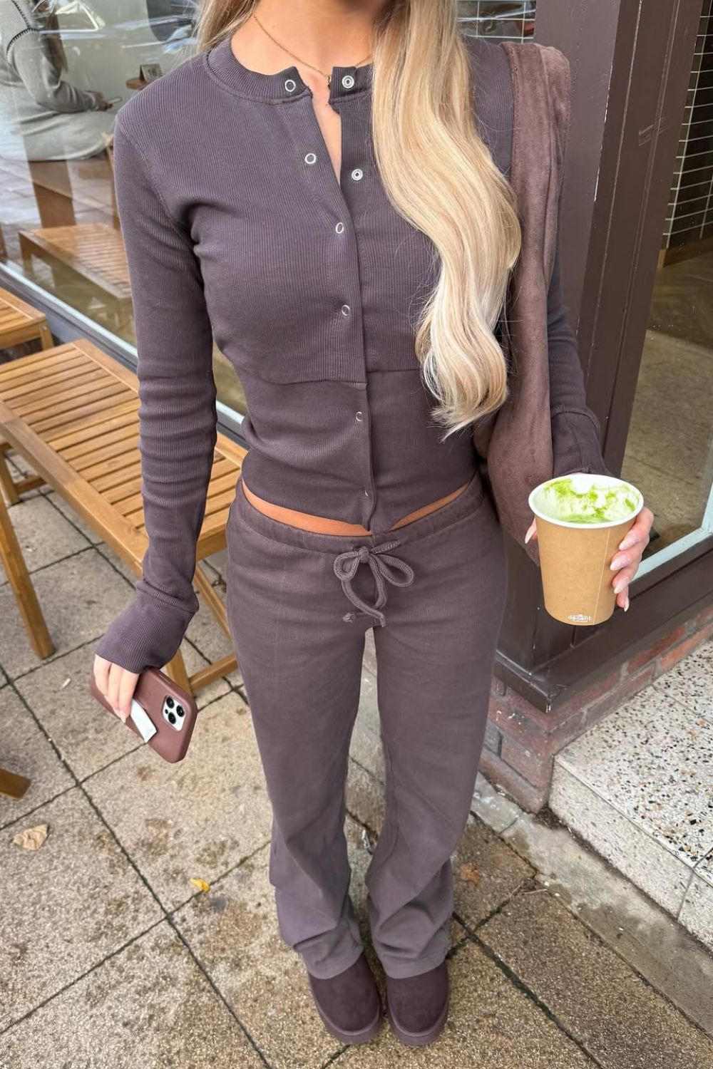 Conjuntinho cinza com ugg boots