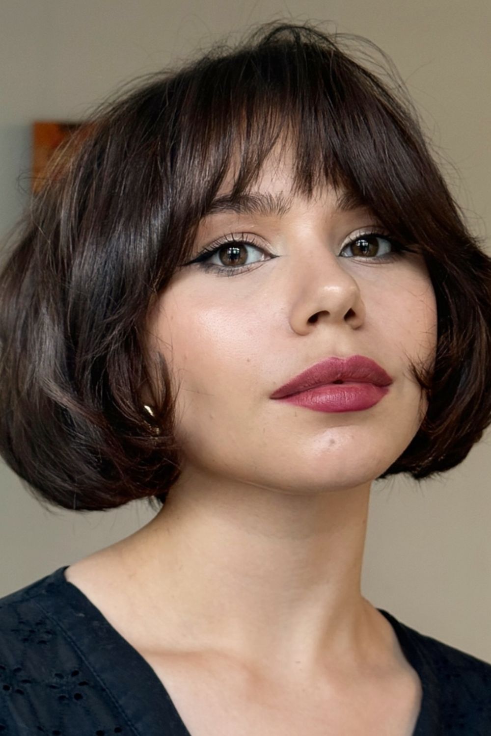 French bob, chanel volumoso escovado com franja cortininha